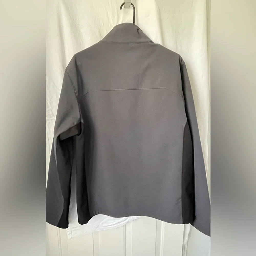 New men’s jacket size large